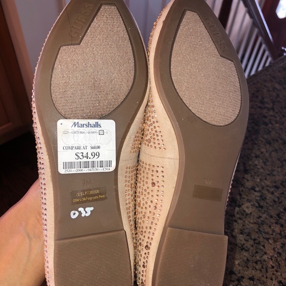 **NEW GUESS FLATS** - Picture 2 of 4